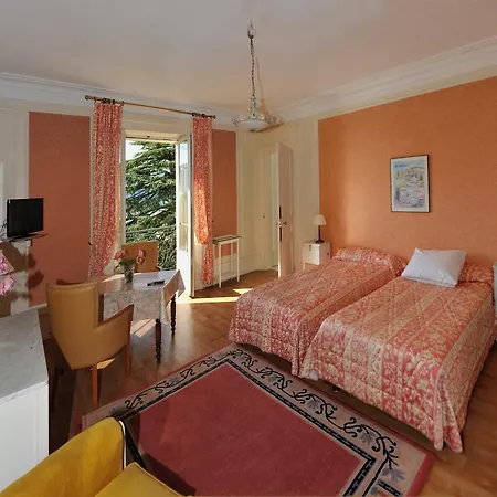 Aux Meubles Du Manoir Апарт-отель 3*