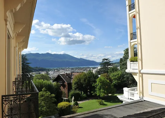 Aux Meubles Du Manoir