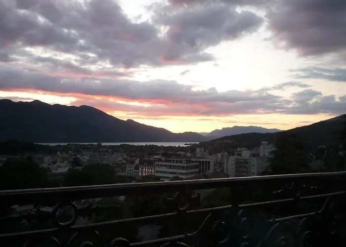 Aux Meubles Du Manoir Lägenhetshotell