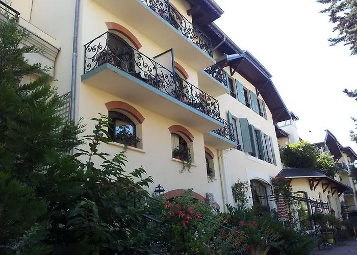 Lägenhetshotell Aux Meubles Du Manoir