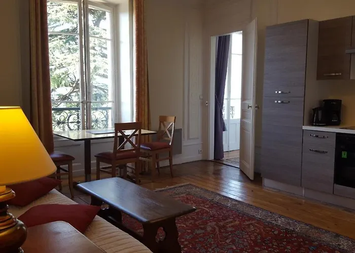 Aux Meubles Du Manoir