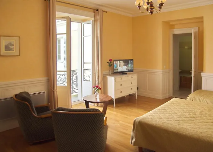 Aux Meubles Du Manoir Lägenhetshotell 3*