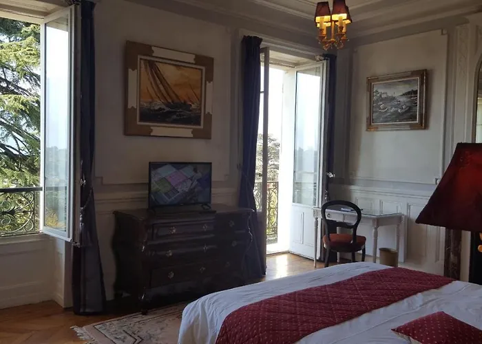 Aux Meubles Du Manoir