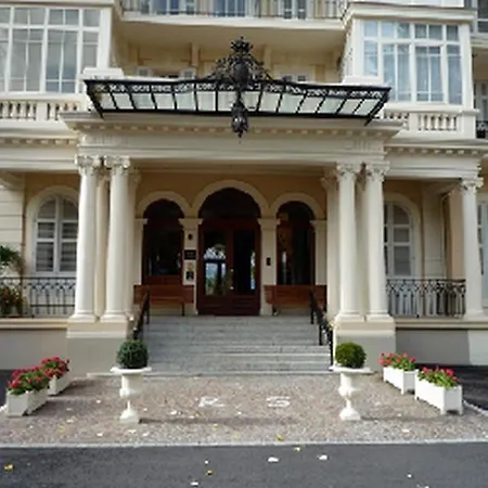 Aux Meubles Du Manoir Апарт-отель