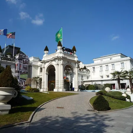 Aux Meubles Du Manoir 3* Экс-ле-Бен