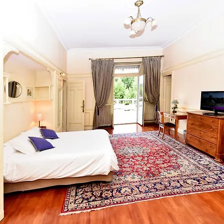 Апарт-отель Aux Meubles Du Manoir