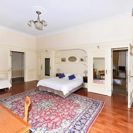 Aux Meubles Du Manoir 3*