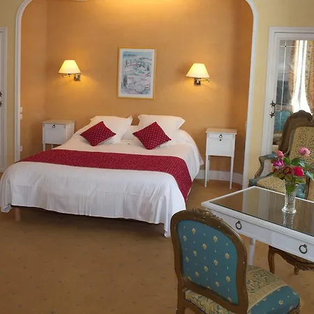 아파트호텔 Aux Meubles Du Manoir 3*