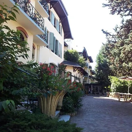 Апарт-отель Aux Meubles Du Manoir