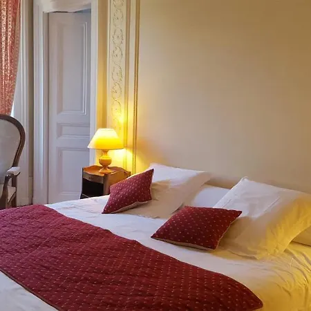 Aux Meubles Du Manoir Апарт-отель 3*