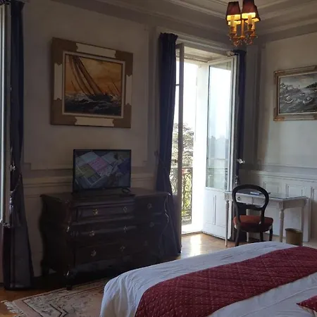 Aux Meubles Du Manoir