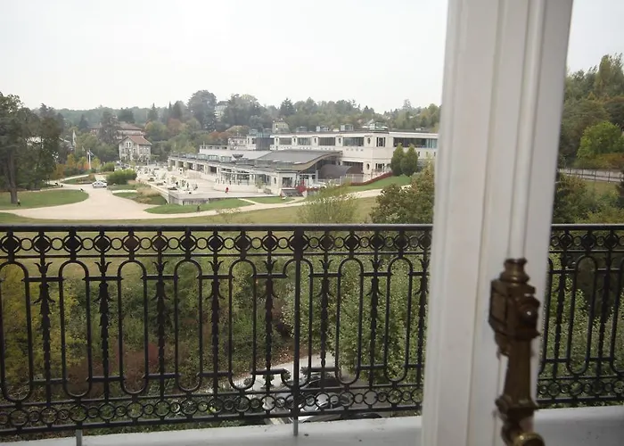 Aux Meubles Du Manoir アパートホテル エクスレバン