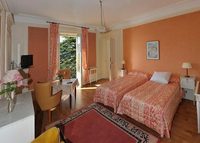 Aux Meubles Du Manoir Aparthotel 3*