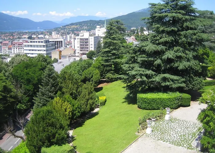 Aux Meubles Du Manoir アパートホテル