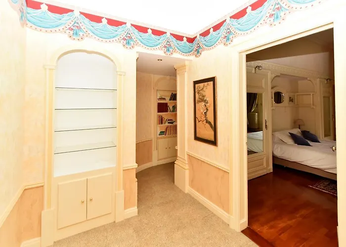 Aux Meubles Du Manoir アパートホテル エクスレバン