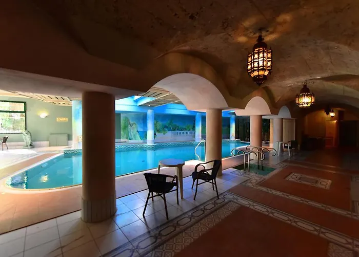 Aux Meubles Du Manoir 3* エクスレバン