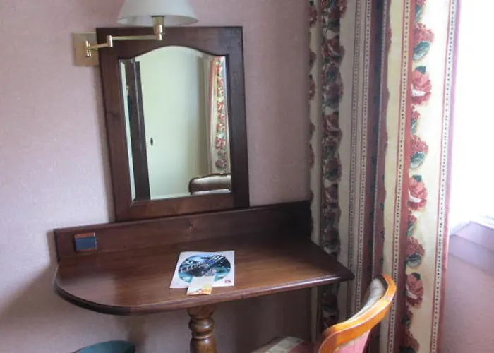 Aux Meubles Du Manoir アパートホテル エクスレバン