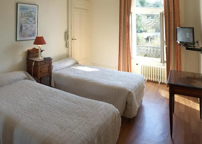 アパートホテル Aux Meubles Du Manoir 3*