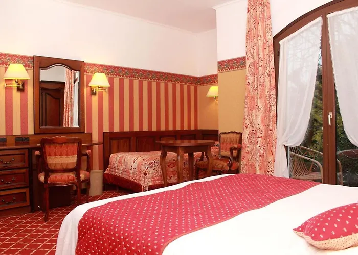 Aux Meubles Du Manoir アパートホテル 3*