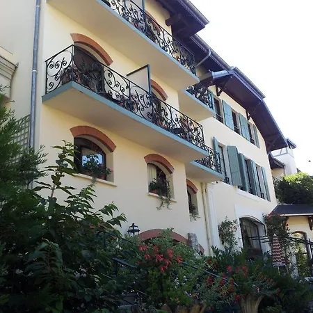 Апарт-отель Aux Meubles Du Manoir